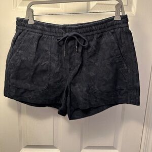 Athleta black camo shorts